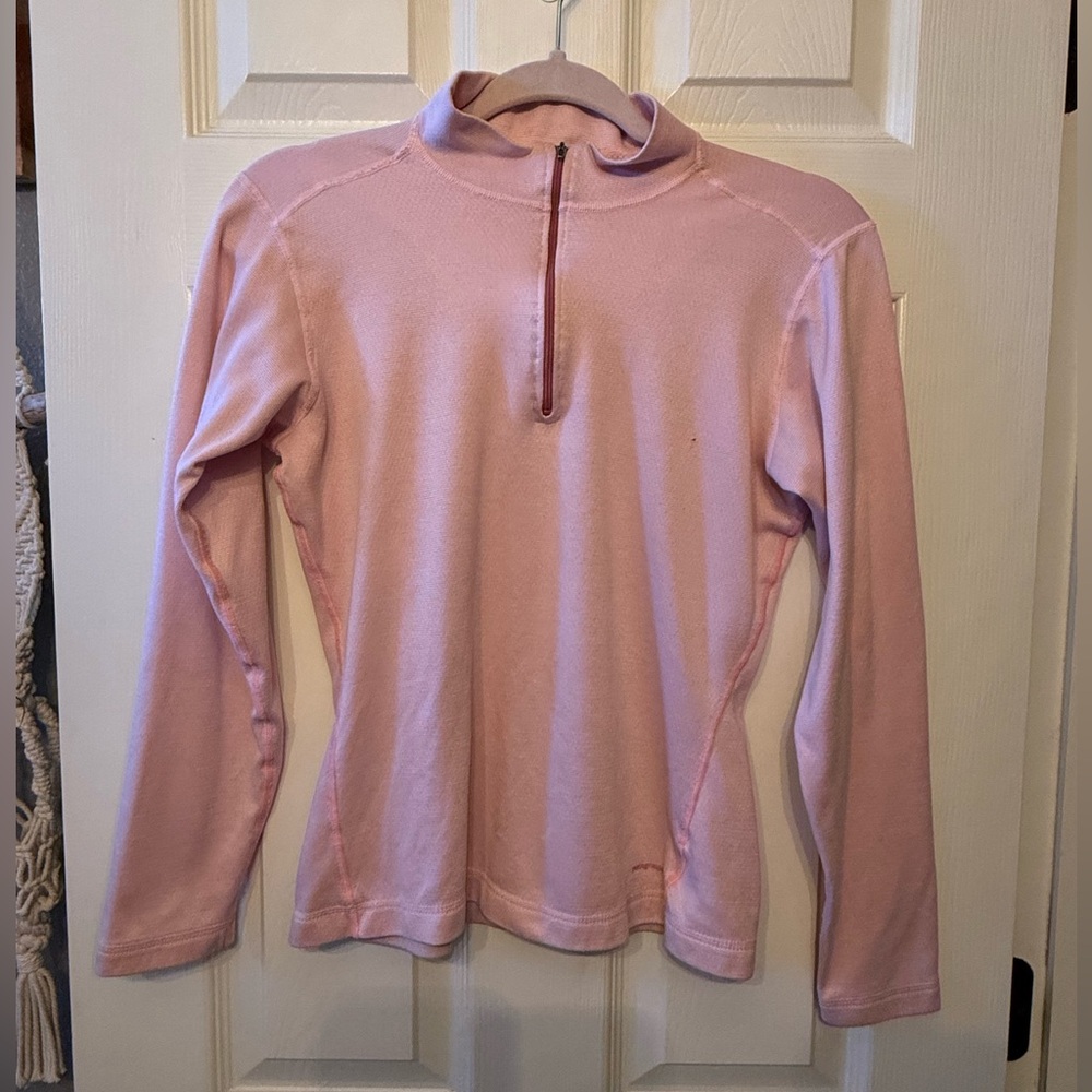 Patagonia top/ winter base layer